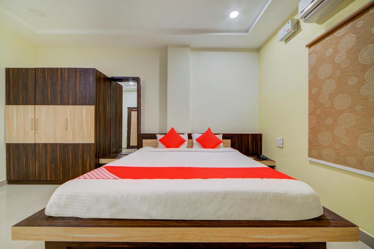 Karimnagar Hotel O Ksl Guest House מראה חיצוני תמונה