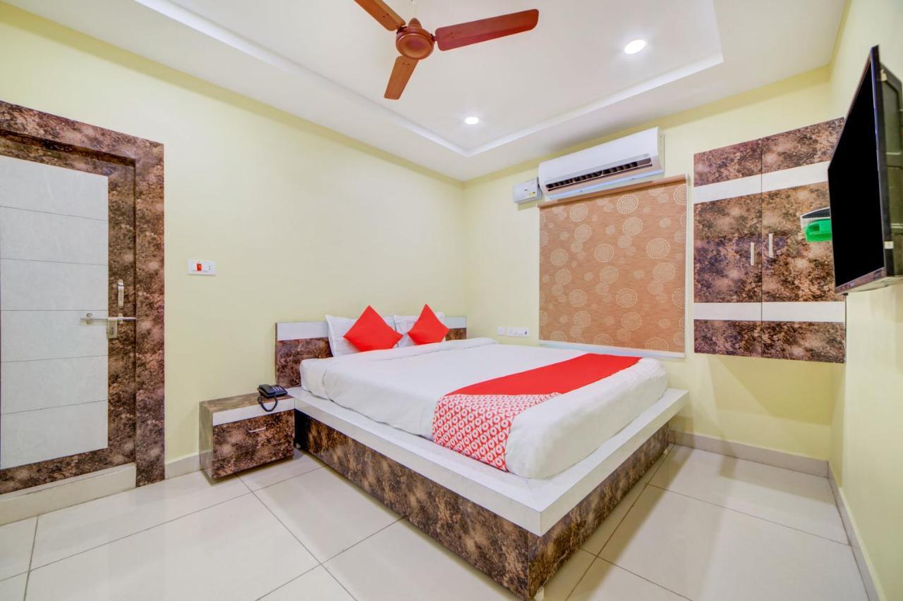 Karimnagar Hotel O Ksl Guest House מראה חיצוני תמונה