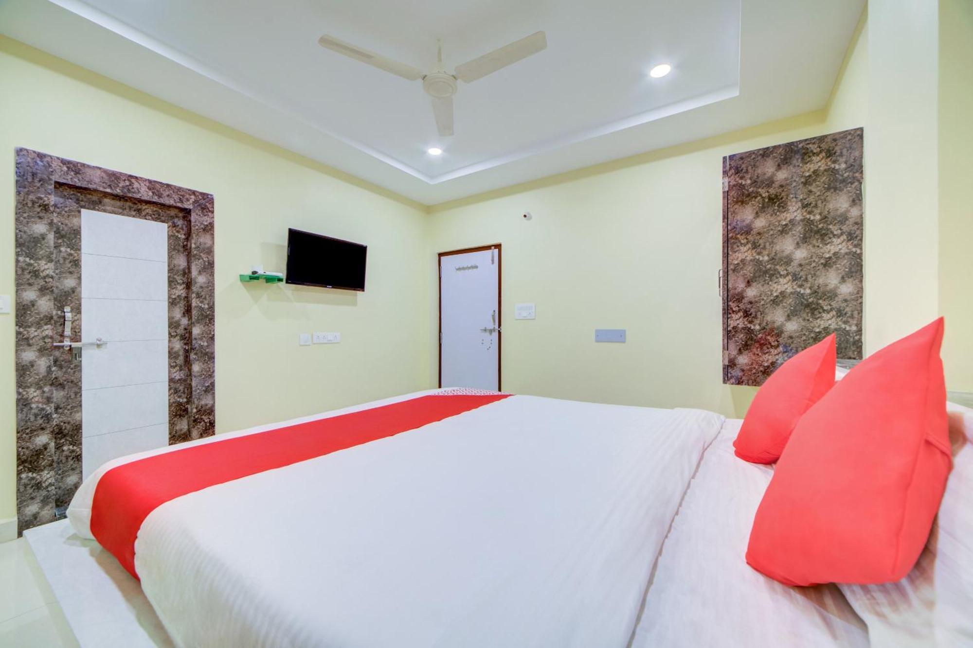 Karimnagar Hotel O Ksl Guest House מראה חיצוני תמונה