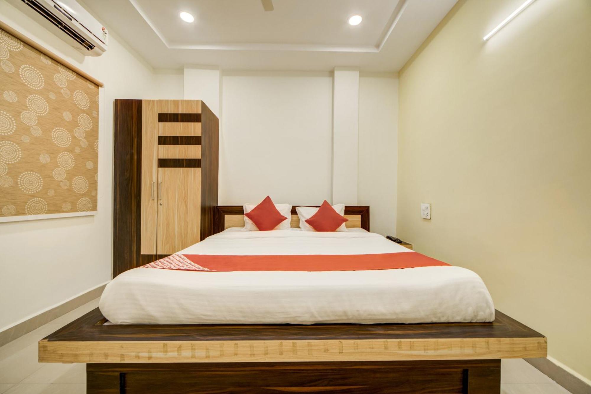 Karimnagar Hotel O Ksl Guest House מראה חיצוני תמונה
