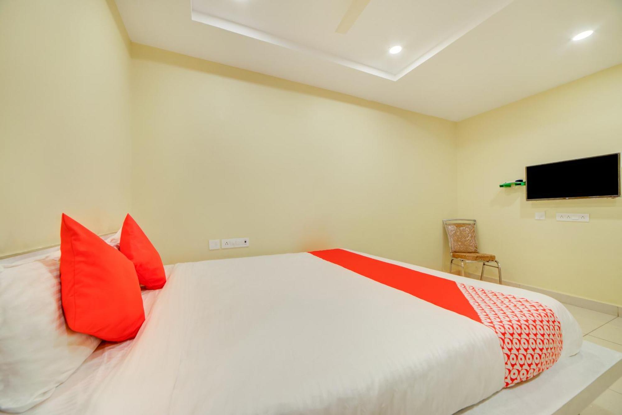 Karimnagar Hotel O Ksl Guest House מראה חיצוני תמונה