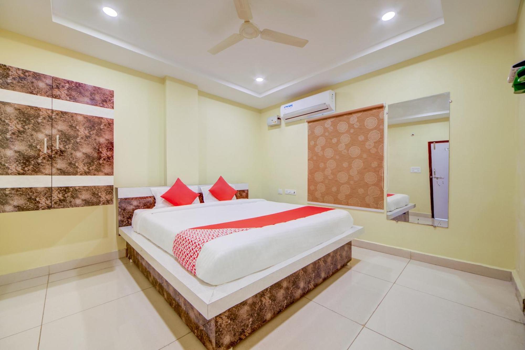 Karimnagar Hotel O Ksl Guest House מראה חיצוני תמונה