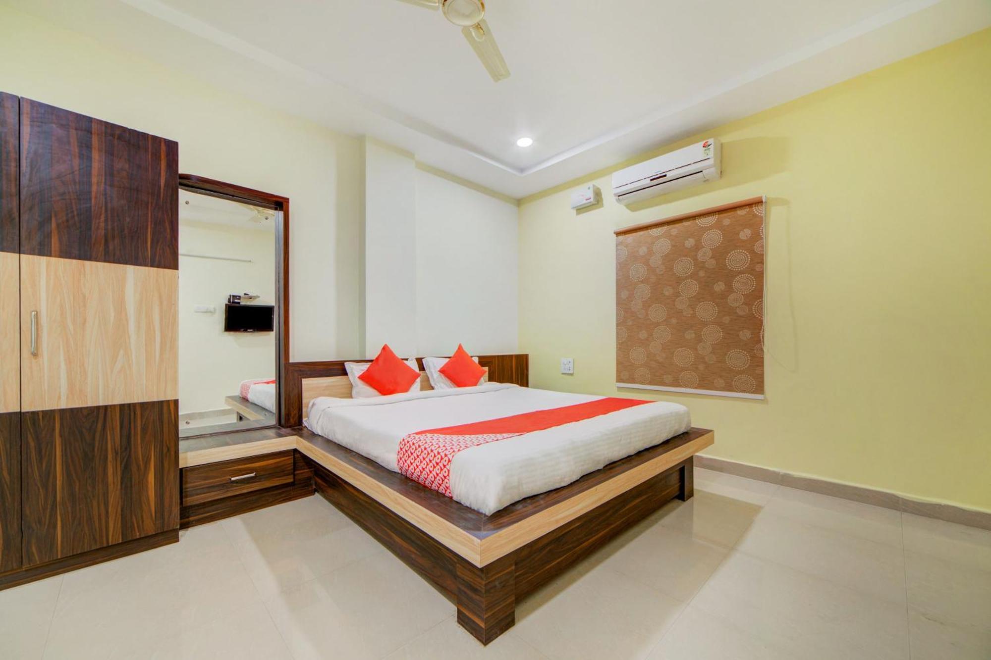 Karimnagar Hotel O Ksl Guest House מראה חיצוני תמונה
